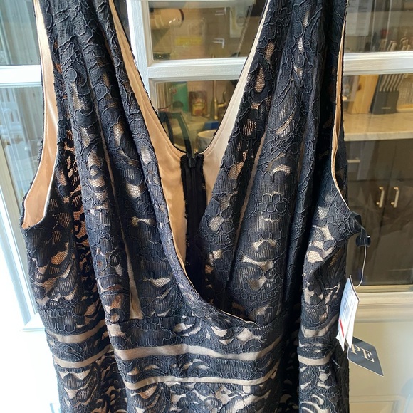 NWT 22W Embroidered Dress - Picture 5 of 8